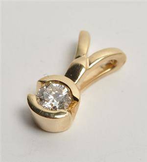Solitairevedhæng med brillant på ca. 0.20 ct. Chanti