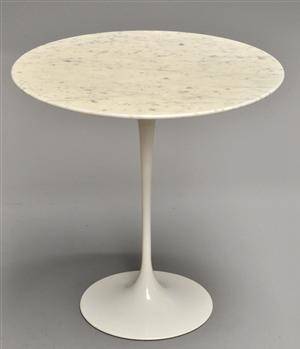 Eero Saarinen. Rundt bord model Tulip 