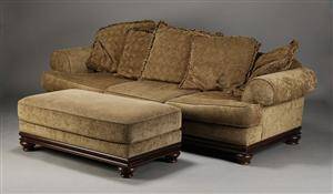 Bernhardt. Tre-pers. sofa samt puf 