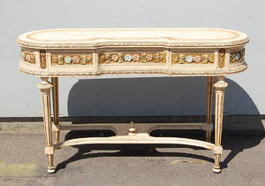 Bord i gustaviansk stil