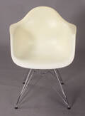 Charles Eames . Armstol model DAR 