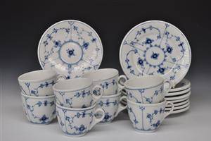 Royal Copenhagen  Kgl. Porcelæn. Musselmalet, kaffestel af jernporcelænhotelservice. 24