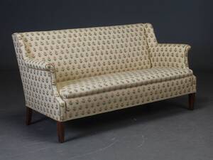 Dansk møbelarkitekt. To-pers. sofa