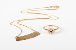 Halskæde samt ring af 8 og 14 kt guld 2