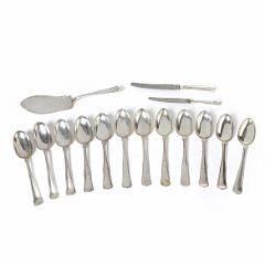 Dobbeltriflet bestik af sølv. Vægt ekskl. dele med stål 874 gr. 39