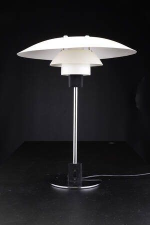 Poul Henningsen. PH 43 bordlampe