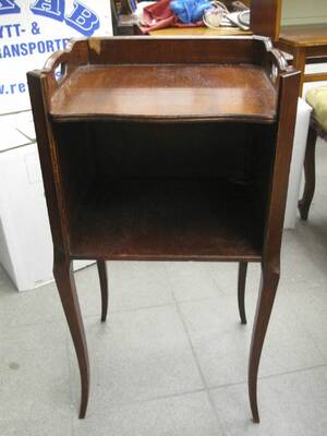 Nattygsbord, Mahogny