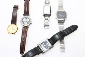 ARMBANDSUR, parti, ej funktionstestade.