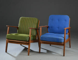 Dansk møbelproducent. Par lænestole, teak og eg. 2