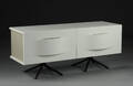BoConcept. TV-bord af hvidlakeret træ.  Denne vare er sat til omsalg under nyt varenummer 4191429