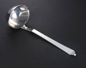 Georg Jensen. Pyramide sauceske af sterlingsølv