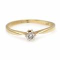 Diamantring af 14 kt. guld prydet med brillantslebet diamant. Str. 56.