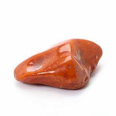 Klump af poleret rav. Vægt 87 gr. gr. H. 4 cm. L. 9 cm.