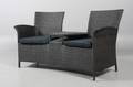 Duosofa udført i sort polyrattan.