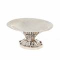 Georg Jensen Lille oval skål af hammerslået sterlingsølv på tikantet fodstykke med sølvkugler. L. 12,5.