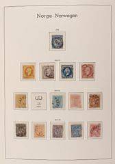 Norge. 1855-2011. Samling med bedre i blandt i 2 luxus Leuchtturm album m. sider m. klemlommer. Se fotoudsnit.