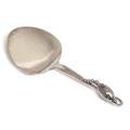 Georg Jensen Magnolia. Serveringsspade af hammerslået sølv. Dessin 84. Udført hos Georg Jensen 1928. Vægt ca. 70 gr. L. 18,5.