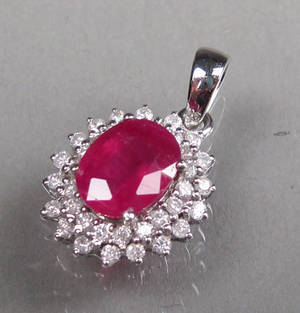 Rubin- og diamantvedhæng