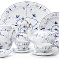 Musselmalet service af porcelæn, dekoreret i underglasur blå. Royal Copenhagen. 81