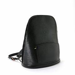 Louis Vuitton Rygsæk af sort epilæder med lynlås, to rum, gråt foer af ruskind og en enkelt inderlomme. H. ca. 35 cm. L. ca. 40 cm. B. ca. 14 cm.