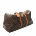 Louis Vuitton Keepall 60  i monogram canvas med hank, lynlås, ét stort rum og brunt foer. H. ca. 32 cm. L. ca. 61 cm. B. ca. 26,5 cm.