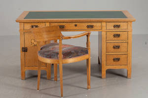 SKRIVBORD samt KARMSTOL