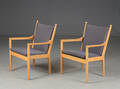 Hans J. Wegner. Par lænestoletremmestole af bøgetræ, model 1788 2