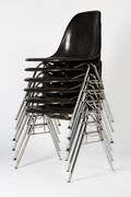 Charles  Ray Eames, 6 Stühle Modell DSS von Vitra aus schwarzem Fiberglas 6 