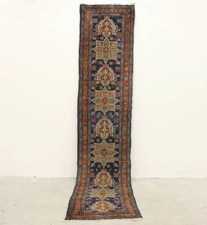 Persisk Meshkin løber. 390 x 85 cm.