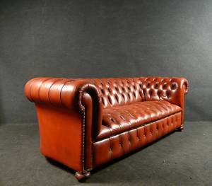 Chesterfield 3-Sitzer aus rotbraunem Leder mit guter Patina