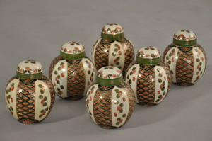 Seks orientalske lågkrukker af porcelæn 6