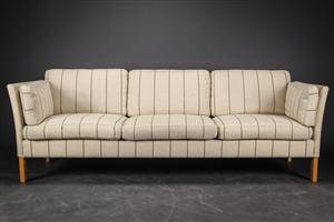 Erik Jørgensen. Tre-pers. sofa model EJ 260  