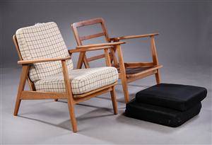 Dansk møbelproducent. Par lænestole, egetræ. 2