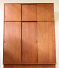 Klædeskab af teaktræ, dansk møbelproducent 