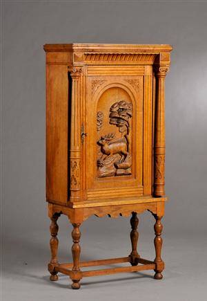 Skab af eg, ca. 1900-tallet