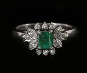 Ring i 18k vitguld