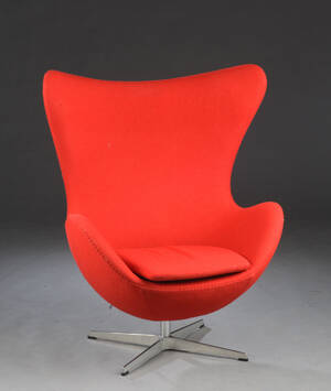 Arne Jacobsen. Lænestol Ægget, rød Hallingdal uld Denne vare er sat til omsalg under nyt varenummer 4793470