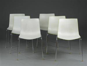 Sæt på seks stole. Lievore Altherr Molina for Arper, model Catifa 46 6 