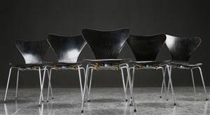 Arne Jacobsen. Seks stole, model 3107, sorte 6 