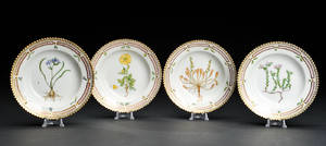 Kgl. Porcelæn, Flora Danica. Fire små tallerkner 4