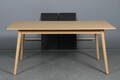 Poul M. Volther. Spisebord model C35B. Lakeret eg. 3 