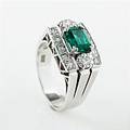 Ring 18 k vitguld smaragd briljanter