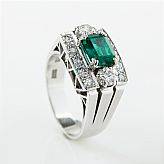 Ring 18 k vitguld smaragd briljanter