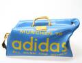 RETROVÄSKA. Adidas, München 72. BlåGul.