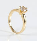 Ring af 18 kt guld med oval diamant 0.71 ct