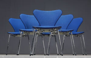 Arne Jacobsen. Sæt på seks Syver stole, model 3107 6 