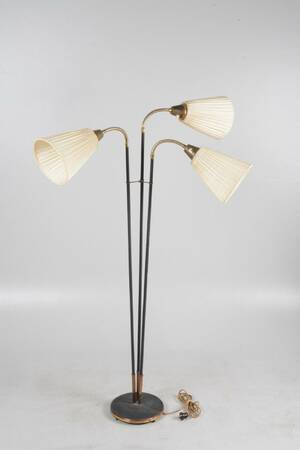 3-armad golvlampa