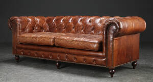 Tre-pers. sofa, læder, Chesterfield stil Denne vare er sat til omsalg under nyt varenummer 4782611