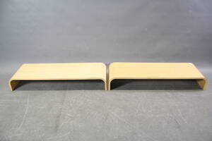 Vägghyllor i ek 2 st