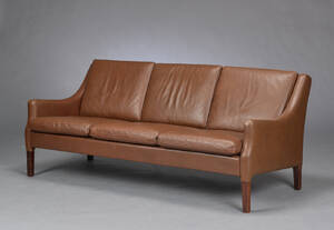 Møbelproducent. Tre-pers. lædersofa 